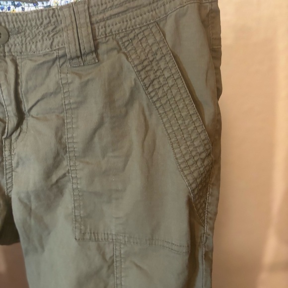 PRANA Pants Capri Cargo Outdoor Women’s Pant Size 10. Army Green. See note. - Picture 5 of 13